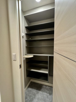 【その他共用部分】 | ウェルホームズ靭公園 | シューズインクローク！ゴルフバックも楽々入ります