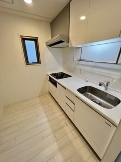 【キッチン】 | ウェルホームズ靭公園 | 独立キッチン！嬉しい設備が満載です！窓アリ！