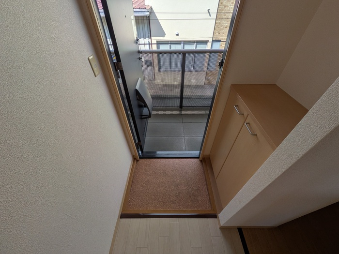 ホワイトオークハイツ　Aの玄関