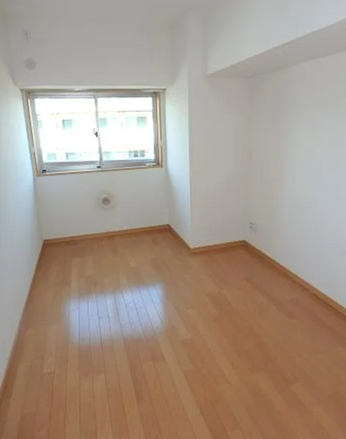 【中古マンション】クレアメゾン鶴ヶ島ステーションフロントの洋室|6.7帖洋室です！