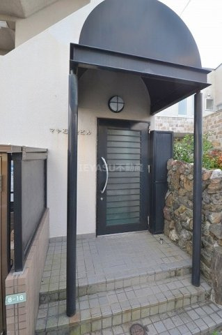 広島市安佐南区長束３丁目の賃貸マンションのエントランス