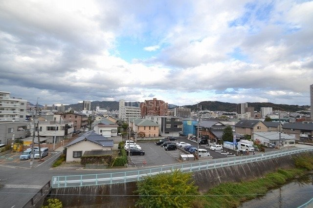 広島市安佐南区長束３丁目の賃貸マンションの展望