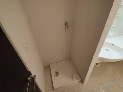 【設備】 | ルミエールヤナセ Ｂ | 洗濯機置き場