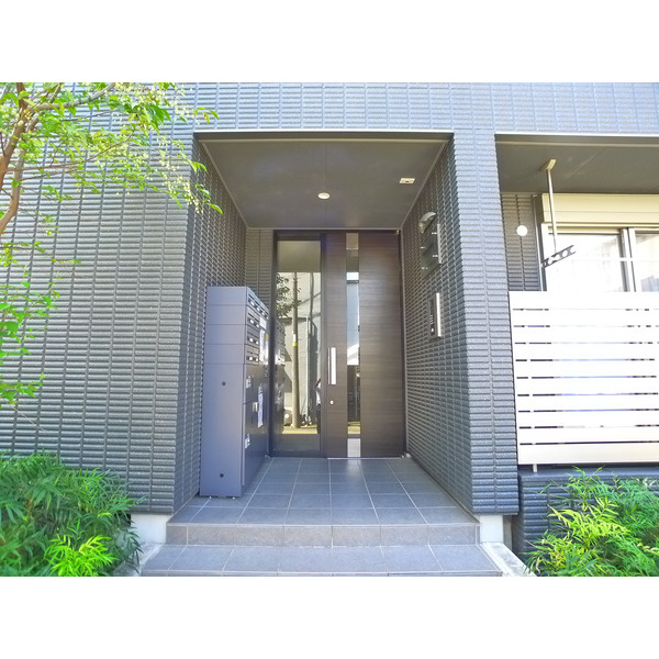 Pluslin Garden(ﾌﾟﾗｽﾘﾝｶﾞｰﾃﾞﾝ)のエントランス