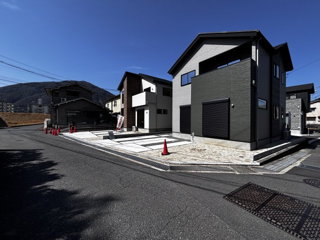 新築戸建　可部東1丁目(No.４／No.４)の前面道路含む現地写真