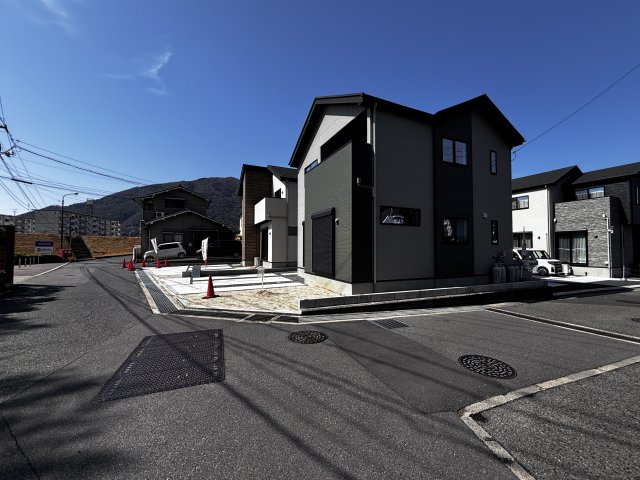 新築戸建　可部東1丁目(No.４／No.４)の前面道路含む現地写真