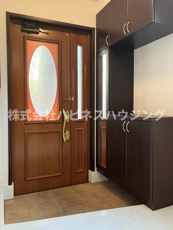 松戸新田戸建の玄関|落ち着いた玄関です