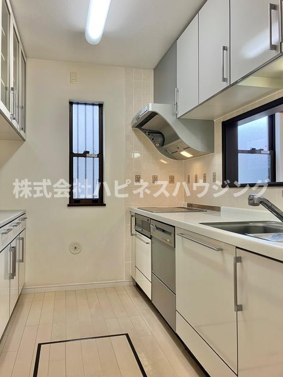 松戸新田戸建のキッチン|コンパクトなキッチンで掃除もラクラク