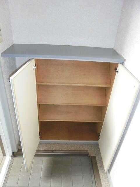 パナハイツアゼリアの玄関