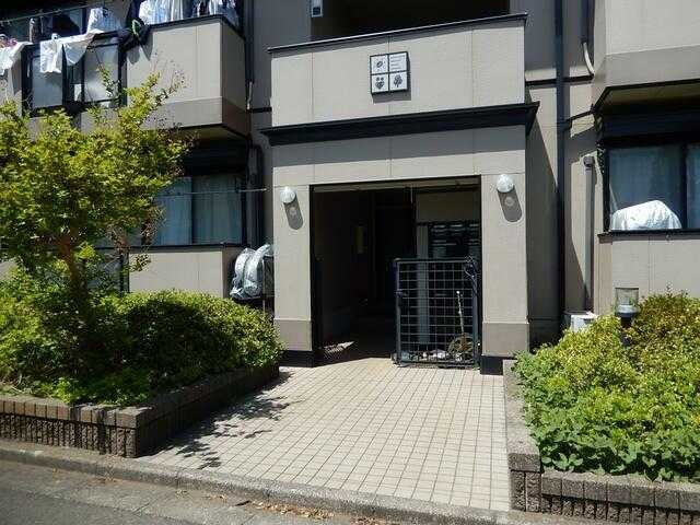 パナハイツアゼリアのエントランス