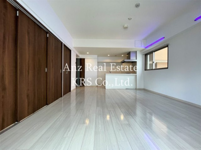 【居間・リビング】 | メゾニティ・クイーン阿波座 | エアコン付きで、住んだその日から快適にお過ごしいただけます♪