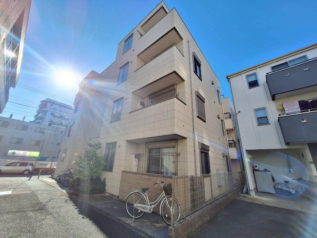アスティオン日暮里の外観