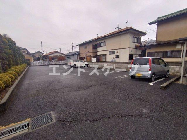 メゾン　アムールの駐車場|高崎、前橋のお部屋探しはエンドスケープまで！お客様の理想お聞かせ下さい♪