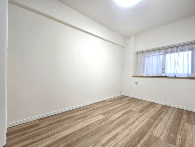 サンシティ鳥飼の洋室|お子様のお部屋や書斎に良さそうです！！
