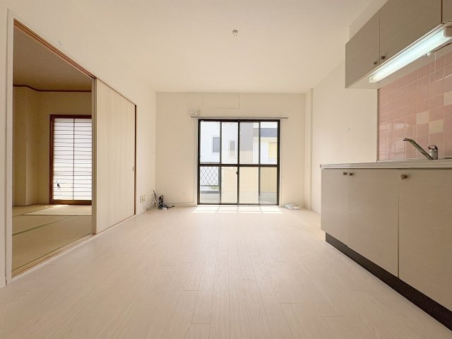 CREA御殿山Aの居間・リビング|居間です