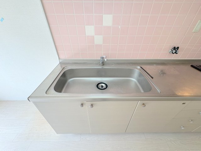 CREA御殿山Aのキッチン|きれいなキッチンです