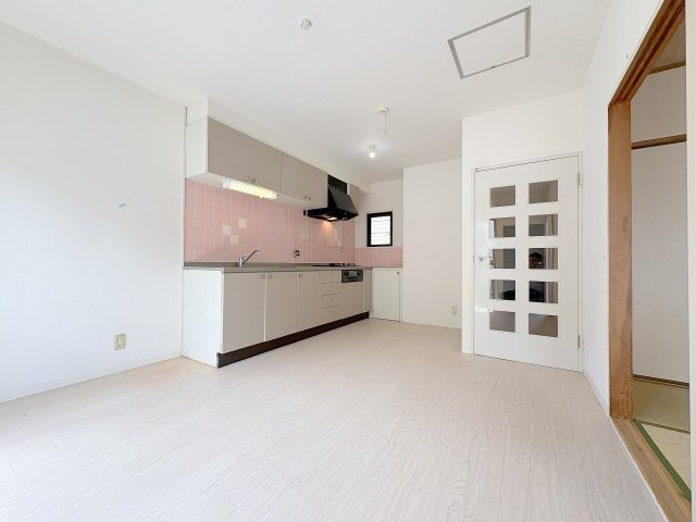 CREA御殿山Aの居間・リビング|ゆったり過ごせるリビングです