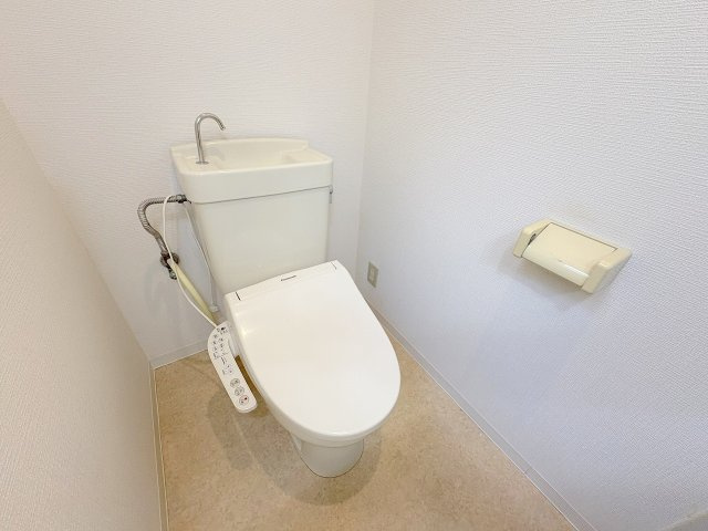 CREA御殿山Aのトイレ|シンプルで使いやすいトイレです