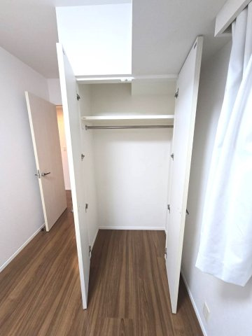 パークホームズ警固本通りの収納|居室の収納が大きくて使いやすそうです！
季節家電や、お洋服が多い方も安心です♪