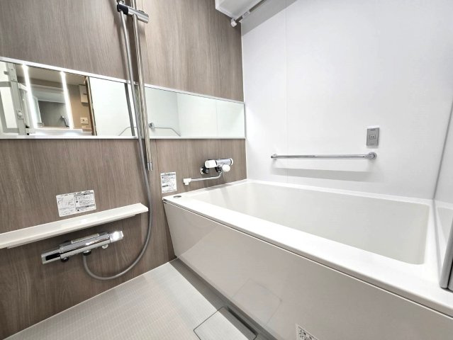 エスポワール吉塚の浴室|清潔感溢れるバスルーム☆
浴室乾燥システムなど嬉しい機能が充実♪日々の疲れを癒します☆
