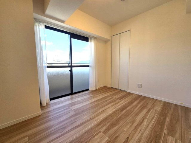 エスポワール吉塚の洋室|ゆったりした洋室です