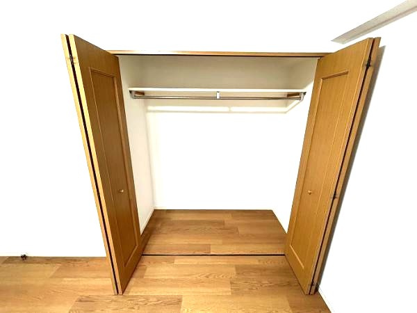 サンリヤンガーデン春日Ⅴ番館の収納|居室の収納が大きくて使いやすそうです！
季節家電や、お洋服が多い方も安心です♪