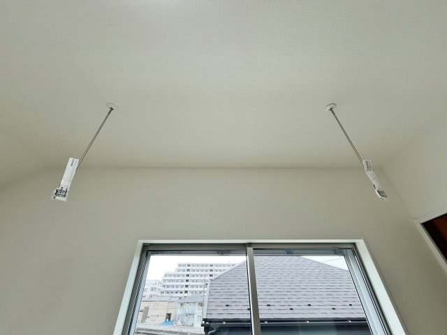板橋区東新町2丁目 全9棟 A号棟の設備|あると便利な室内干しを完備
雨の日や外に干しずらいものなど室内でも干すことができます♪(A号棟)