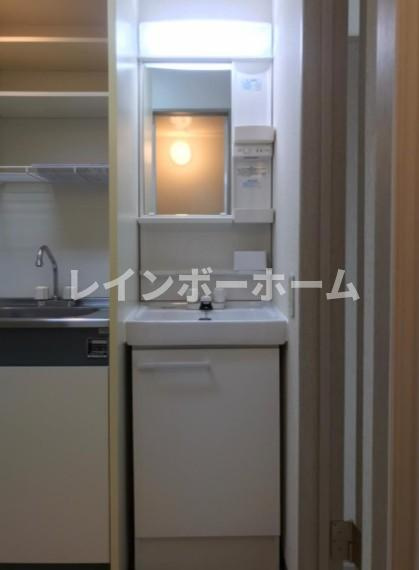 レジデンス16番館の独立洗面台