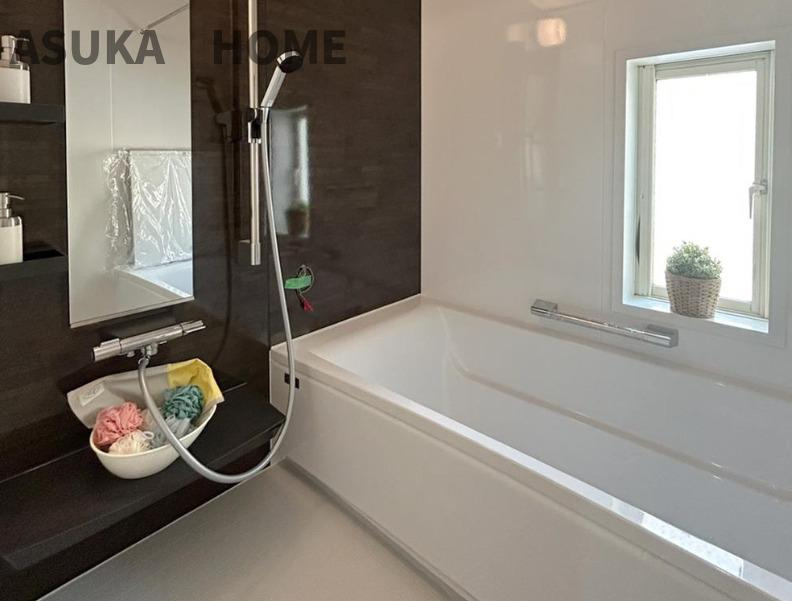 神奈川区松見町の浴室|お風呂は十分な広さがあり、1日の疲れを癒すことができますね。
