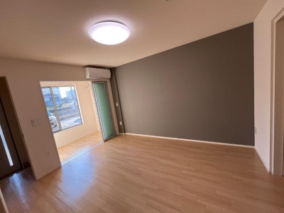 【内装】 | アンジェリーナ | 洋室