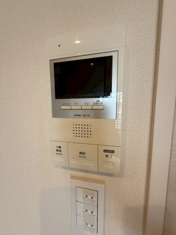 フェリシア梅島の玄関|同建物別号室、同仕様内装