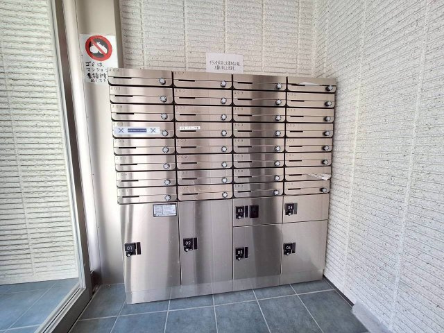 フェリシア梅島のロビー