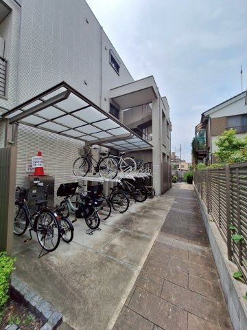 フェリシア梅島のその他共用部分|自転車置き場