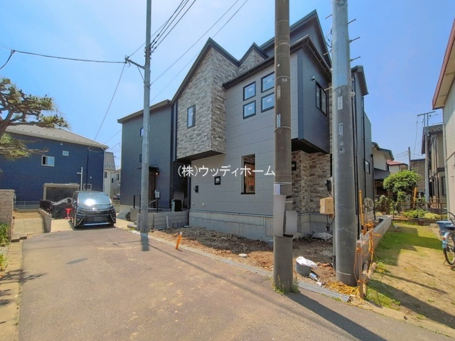 春日部市一ノ割2丁目　新築一戸建ての前面道路含む現地写真