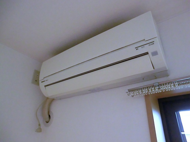 ｉ　ＢＵＩＬＤＩＮＧの居間・リビング|リビングと洋室にベランダからの光が差し込みます♪