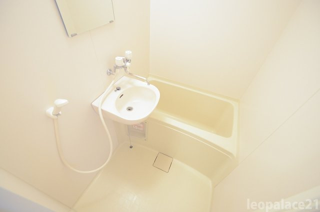 【浴室】 | レオパレスノースランド | 設備・使用は号室により異なる為、現況を優先致します。