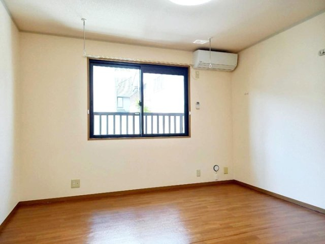 ピノ・ノワールの洋室