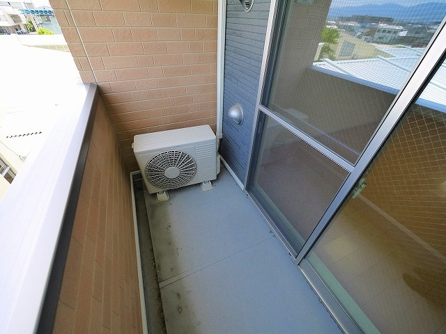 ウィンドミル　ヤマトのバルコニー|外からの目が気にならないバルコニーで洗濯物が干せます