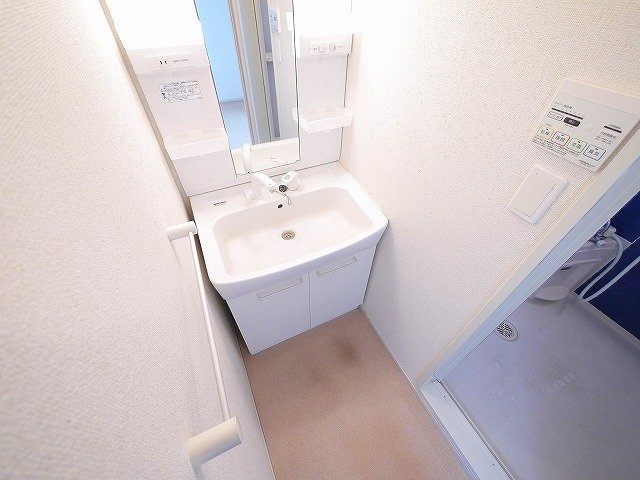 ウィンドミル　ヤマトの洗面所|脱衣スペースもあります