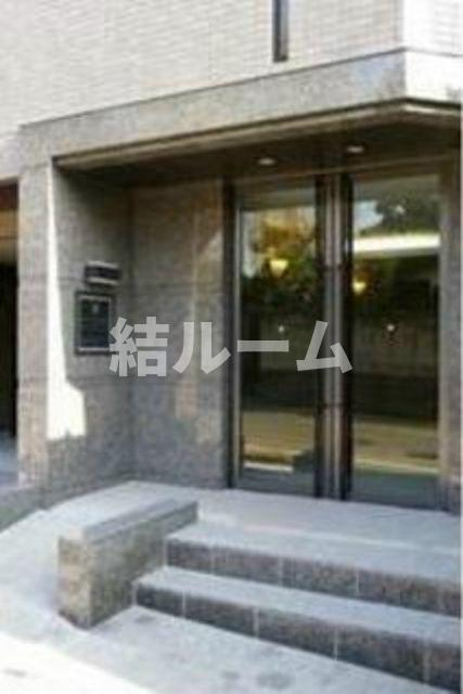 板橋区小茂根２丁目の賃貸マンションのエントランス