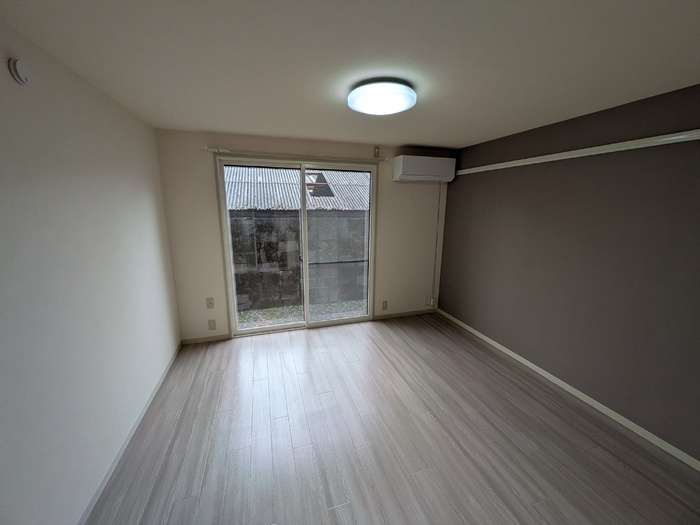 ハイツサンアイの洋室