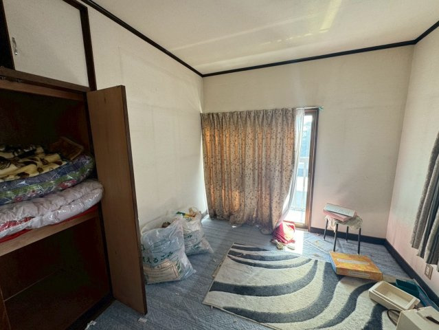 －三丁目不動産-本庄市小島南1丁目　中古戸建の洋室