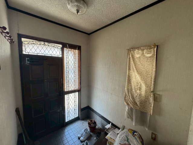 －三丁目不動産-本庄市小島南1丁目　中古戸建の玄関