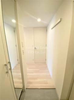 【玄関】 | アーバネックス西本町 | 収納もある玄関です