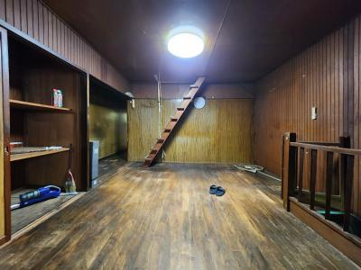 三条会商店街店舗戸建の内装