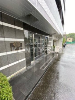 【エントランス】 | 落ち着いたエントランスです