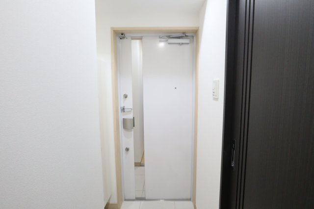 パークフラッツ新大阪の玄関