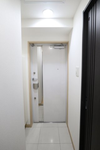 パークフラッツ新大阪の玄関