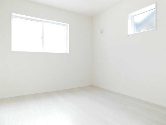 海部郡大治町大字鎌須賀の新築一戸建の洋室|◇２階洋室◇　　南面で明るい洋室６．３８帖　全居室収納完備！