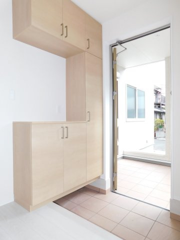 海部郡大治町大字鎌須賀の新築一戸建の玄関|◇玄関収納◇　　玄関がスッキリ片付く大容量収納♪　